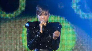 kelly-rowland-performs-starfloor